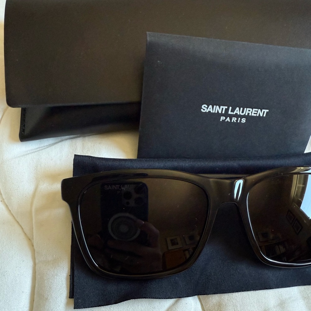 Saint Laurent Black Sunglasses SL318 - Picture 2 of 6